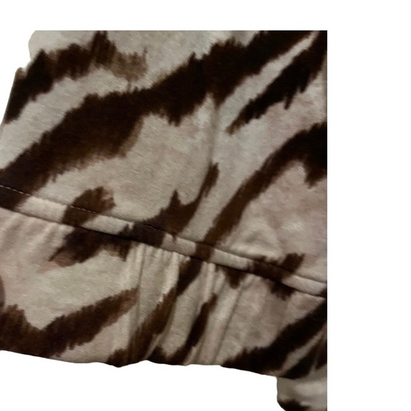 Fabulous animal print Zenergy Jacket - Picture 6 of 11